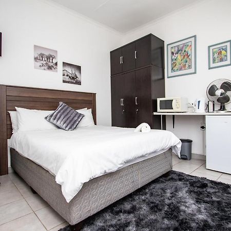 Willow Guest House Boksburg Kültér fotó